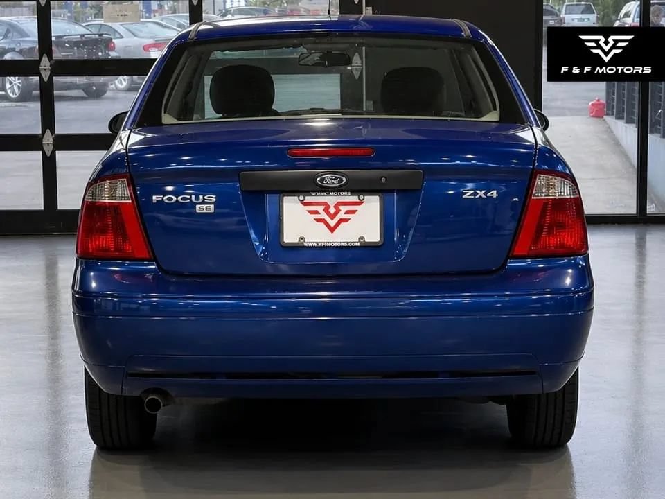 Used 2005 Ford Focus SE FWD image 5