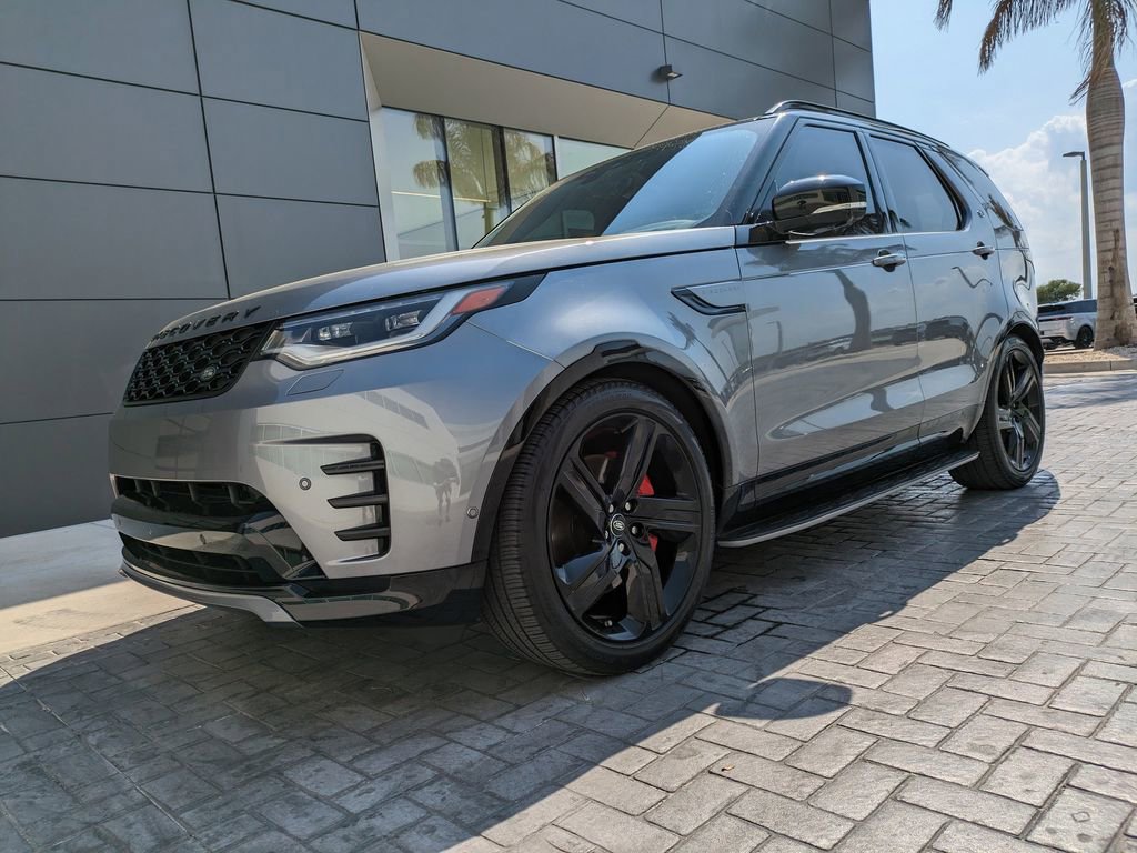 Used 2024 Land Rover Discovery Dynamic SE image 9