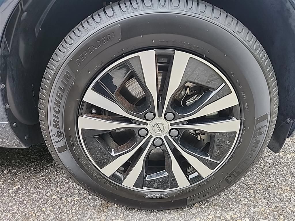 Certified 2025 Volvo XC60 T8 Core AWD/4WD image 12