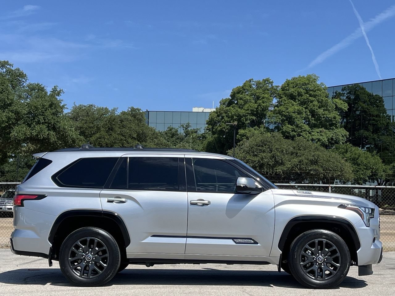 Used 2023 Toyota Sequoia Platinum RWD image 3