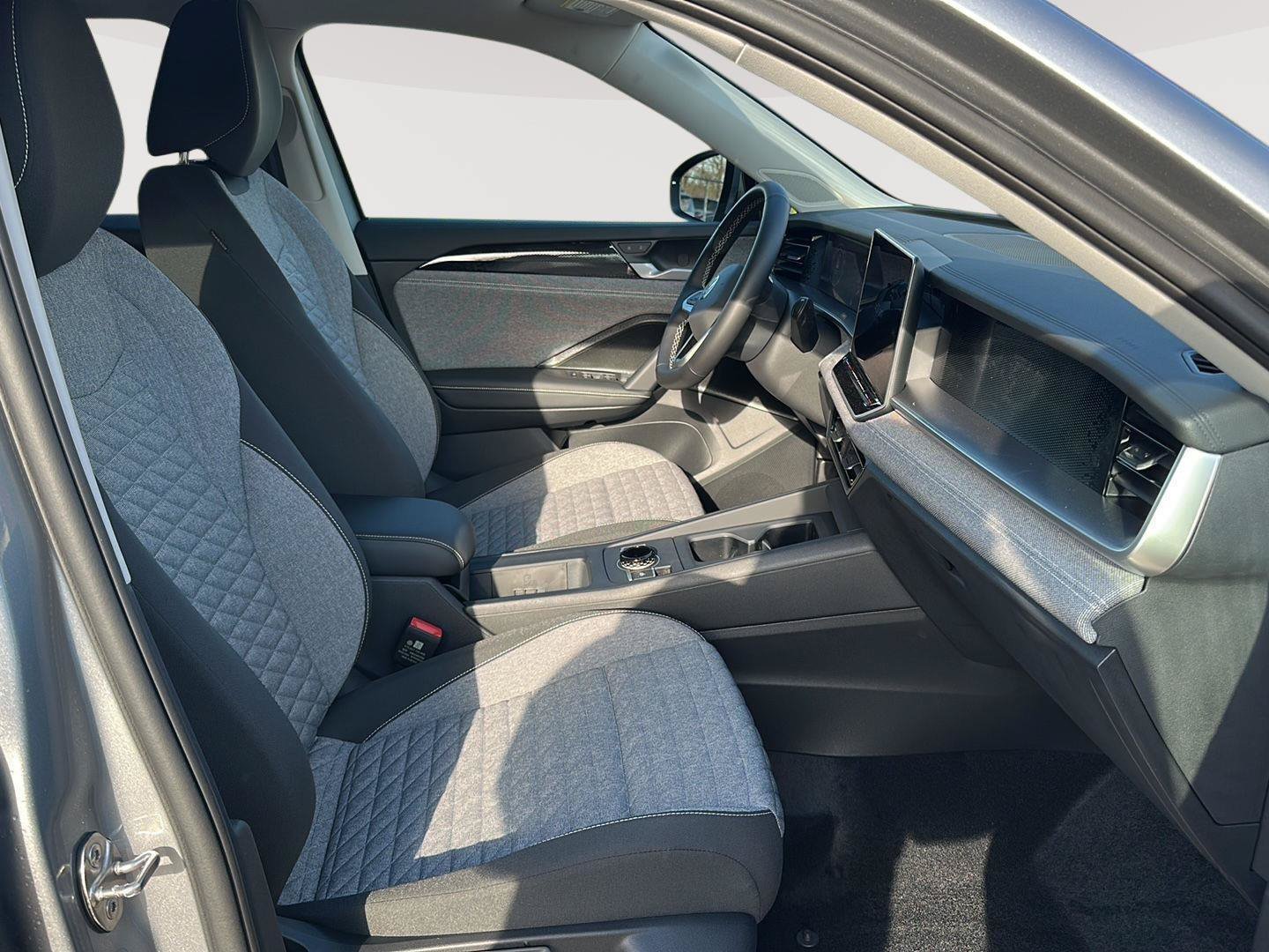 New 2026 Volkswagen Tiguan S AWD/4WD image 16