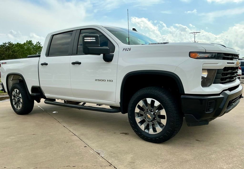 Used 2024 Chevrolet Silverado 2500 Custom w/ Custom Value Package image 6