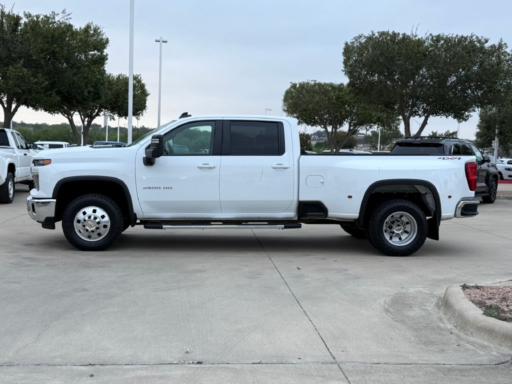 Used 2025 Chevrolet Silverado 3500 LT w/ Safety Package AWD/4WD image 2