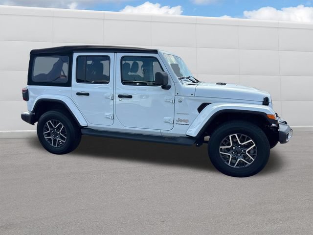 Used 2024 Jeep Wrangler Unlimited Sahara AWD/4WD image 7