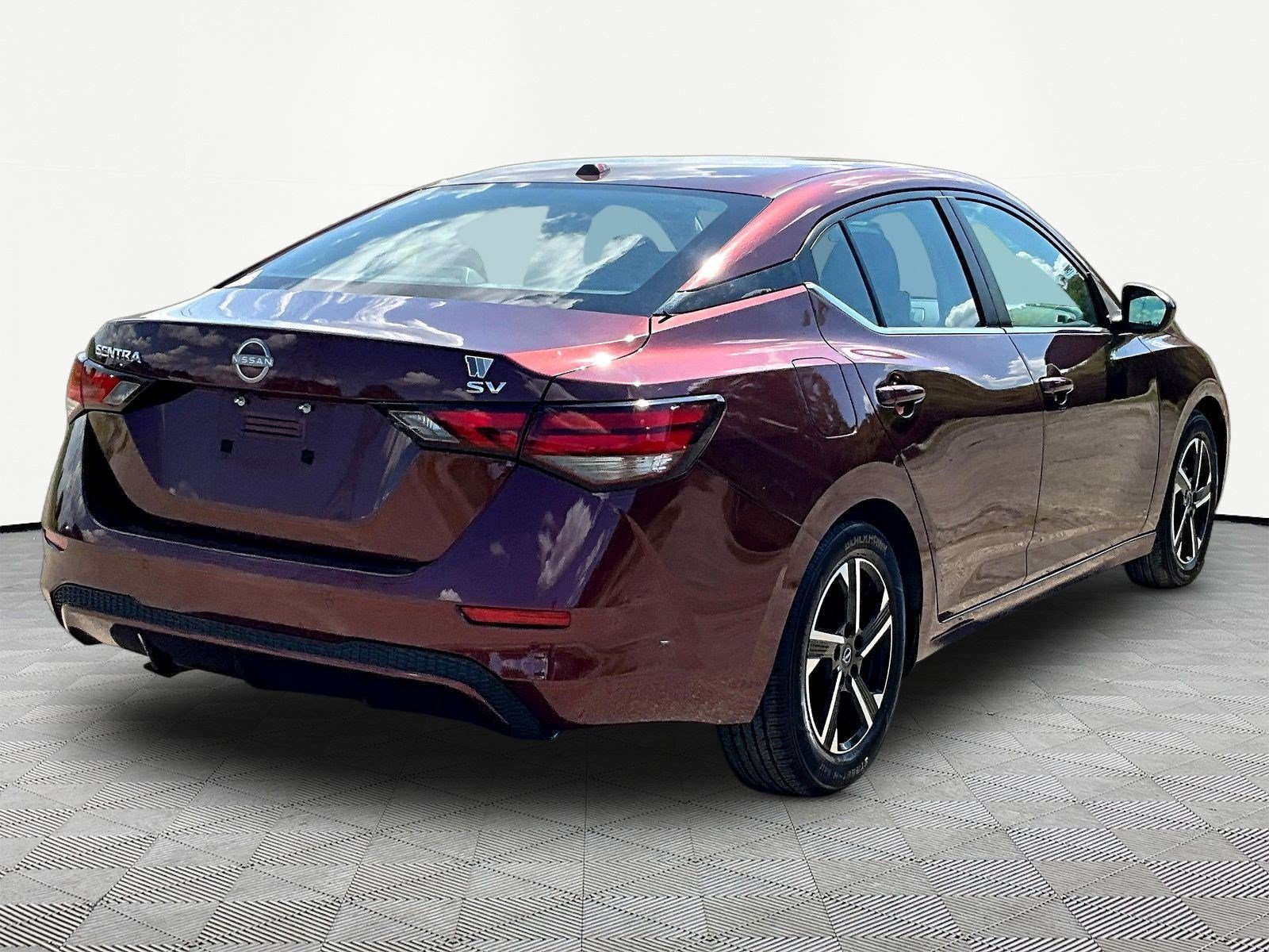 Used 2024 Nissan Sentra SV FWD image 14