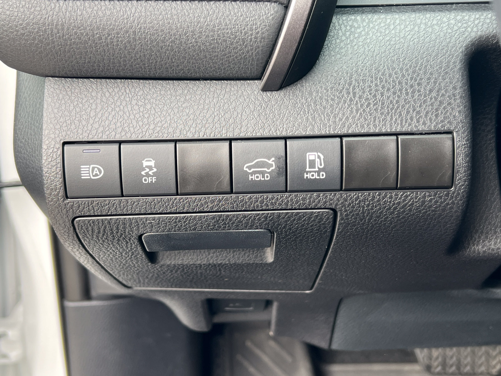 Used 2022 Toyota Camry XSE FWD image 18