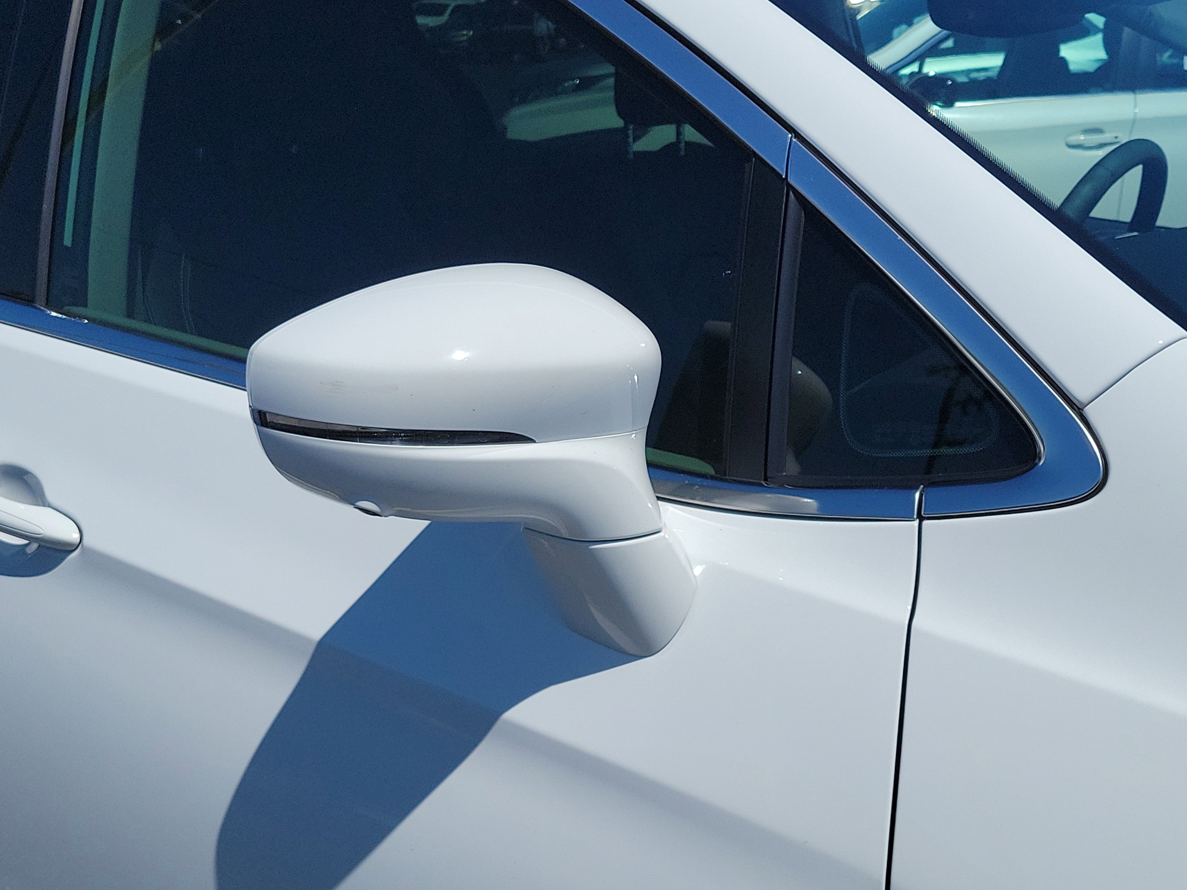 Used 2022 Chrysler Pacifica Touring-L w/ Uconnect Theater Family Group image 9