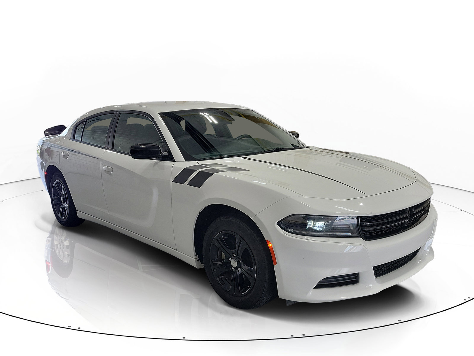 Used 2023 Dodge Charger SXT RWD image 2