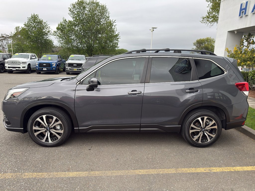 Used 2022 Subaru Forester Limited AWD/4WD image 2