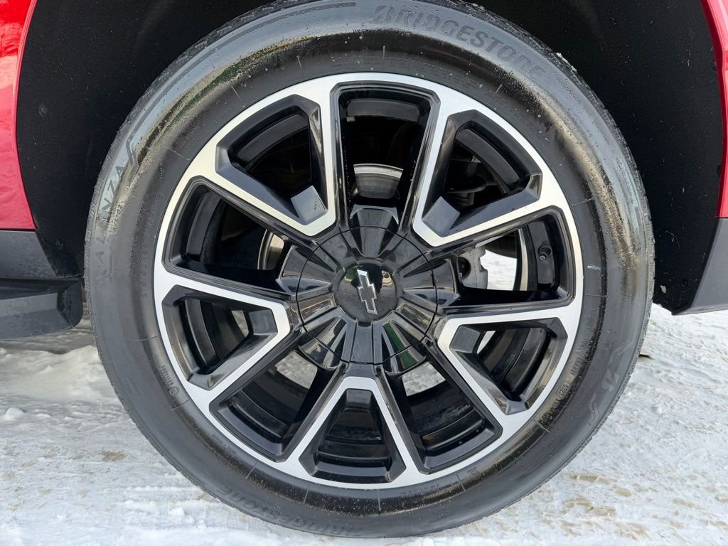 Used 2024 Chevrolet Suburban RST w/ Luxury Package image 35