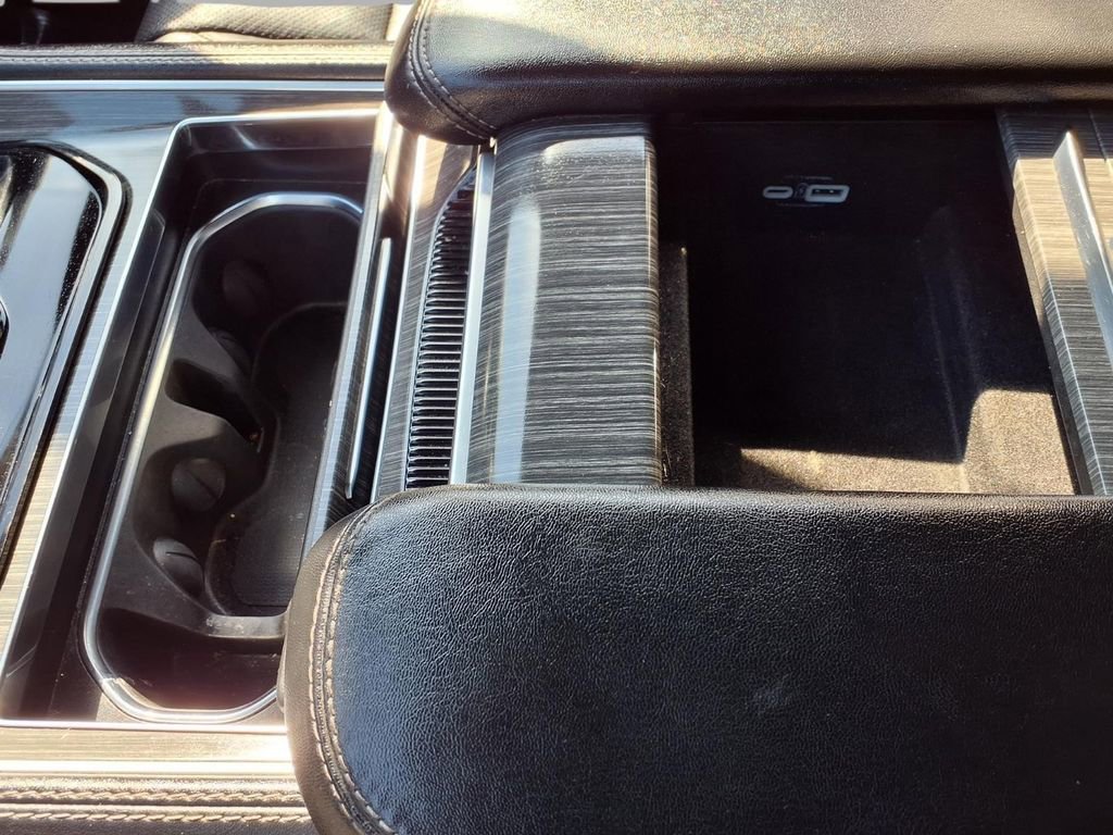 Used 2023 Jeep Wagoneer L Series II AWD/4WD image 11