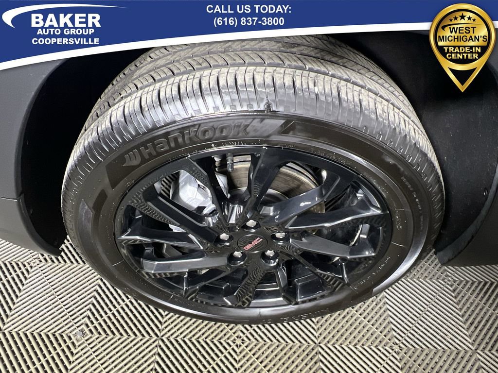 Used 2024 GMC Terrain SLT w/ Elevation Edition image 33