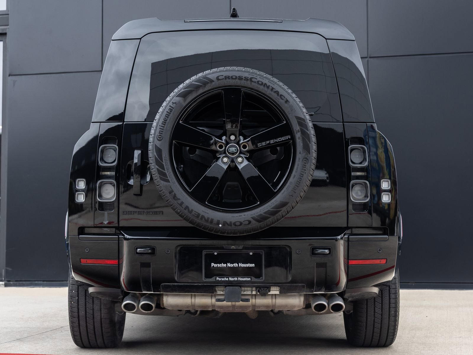 Used 2025 Land Rover Defender 130 V8 AWD/4WD image 7