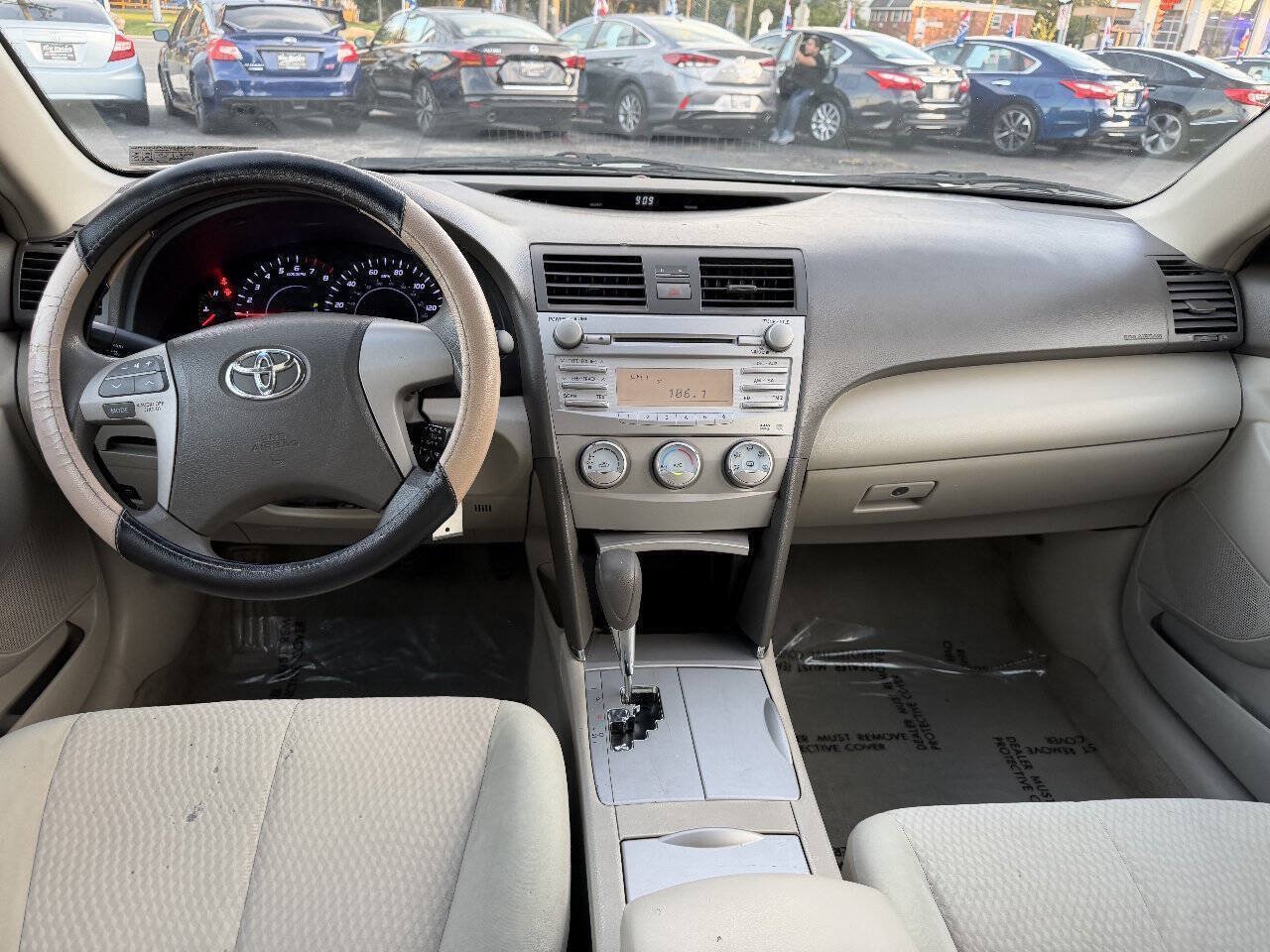 Used 2011 Toyota Camry LE FWD image 14