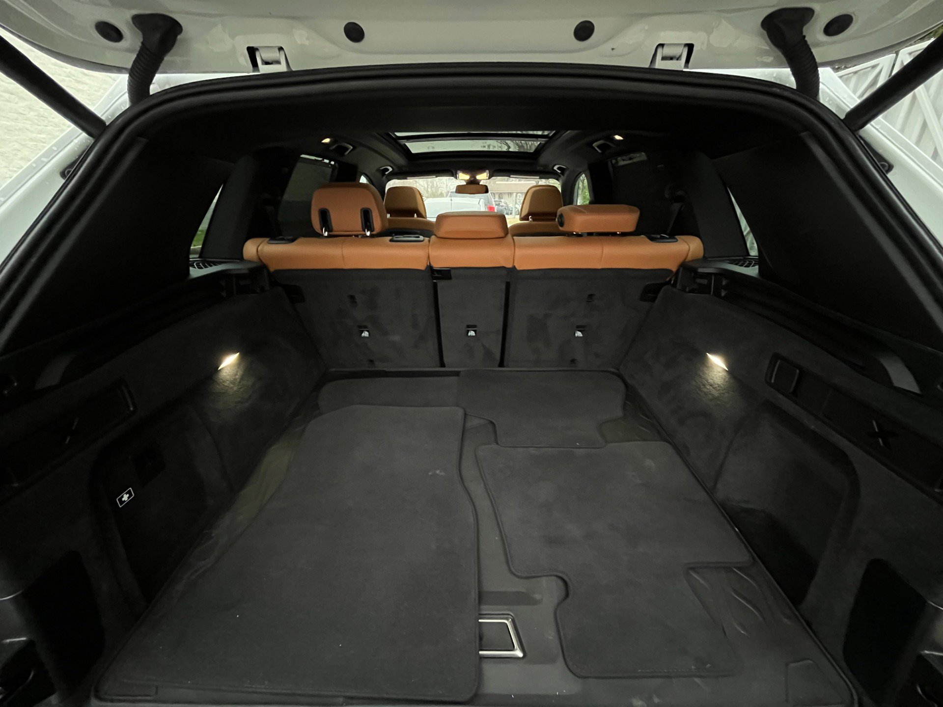 Used 2022 BMW X5 M50i w/ Executive Package image 43