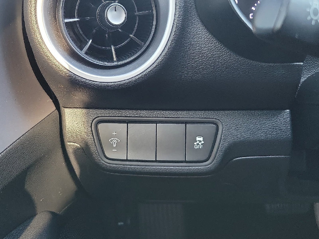 Used 2024 Kia Forte LXS FWD image 13