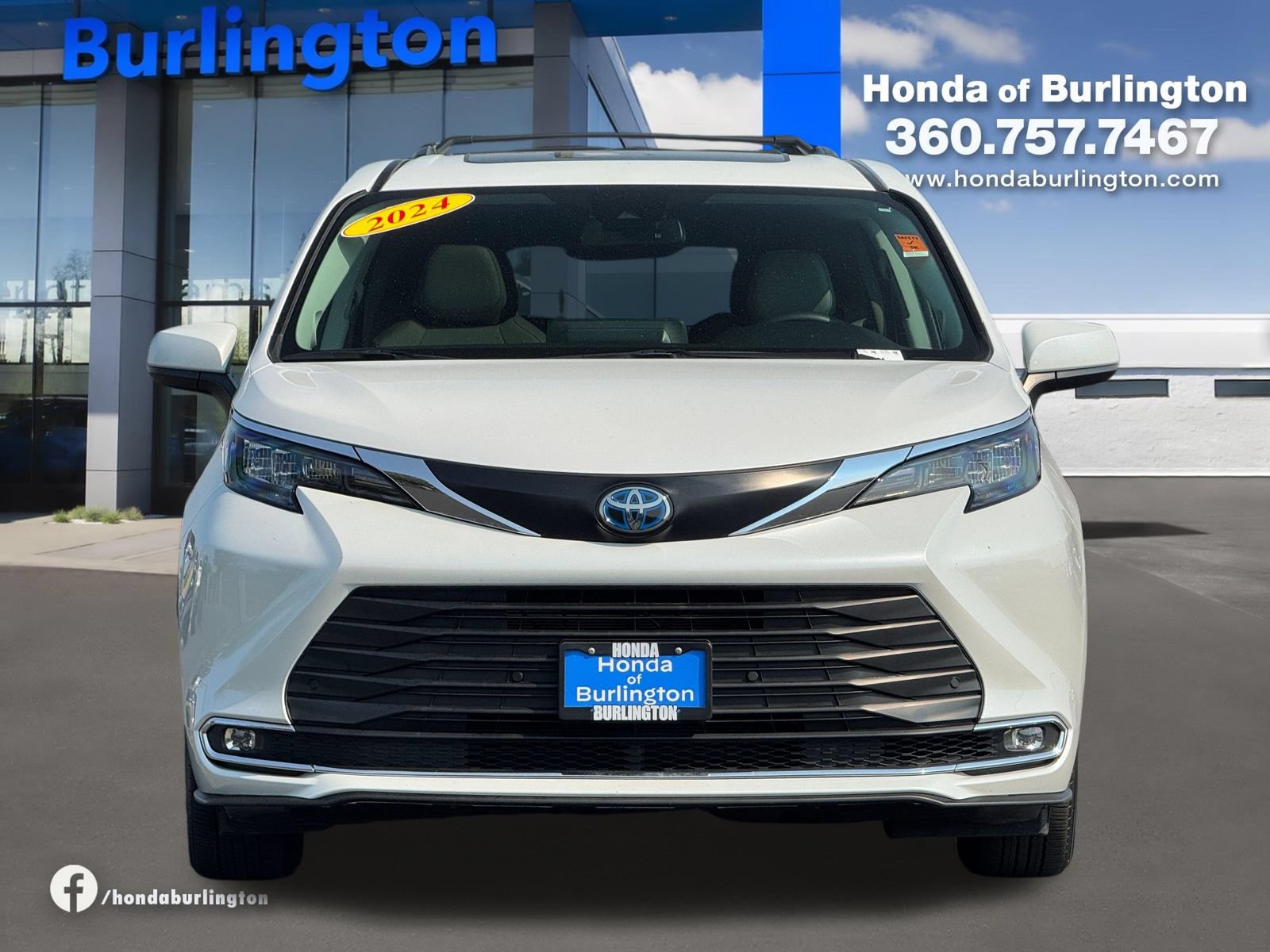 Used 2024 Toyota Sienna XLE w/ XLE Plus Package AWD/4WD image 10