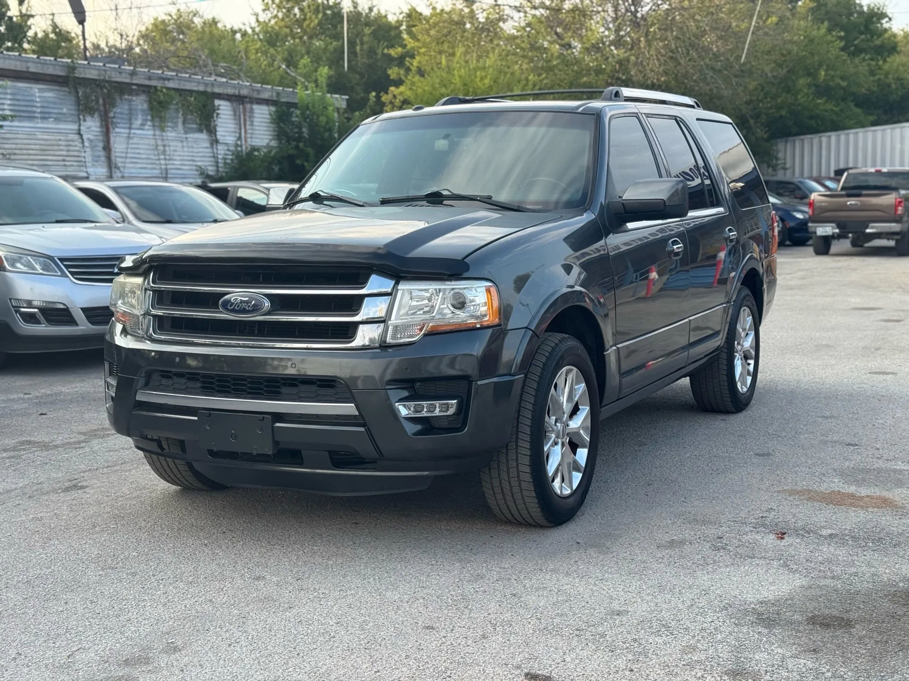 Used 2015 Ford Expedition Limited w/ Equipment Group 301A RWD image 4