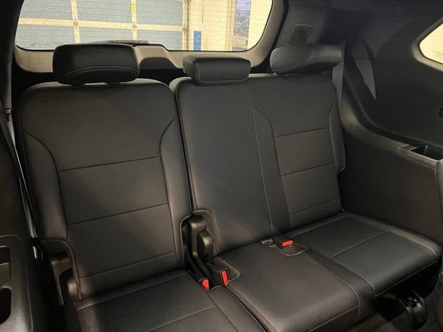 Used 2026 Buick Enclave Preferred AWD/4WD image 9