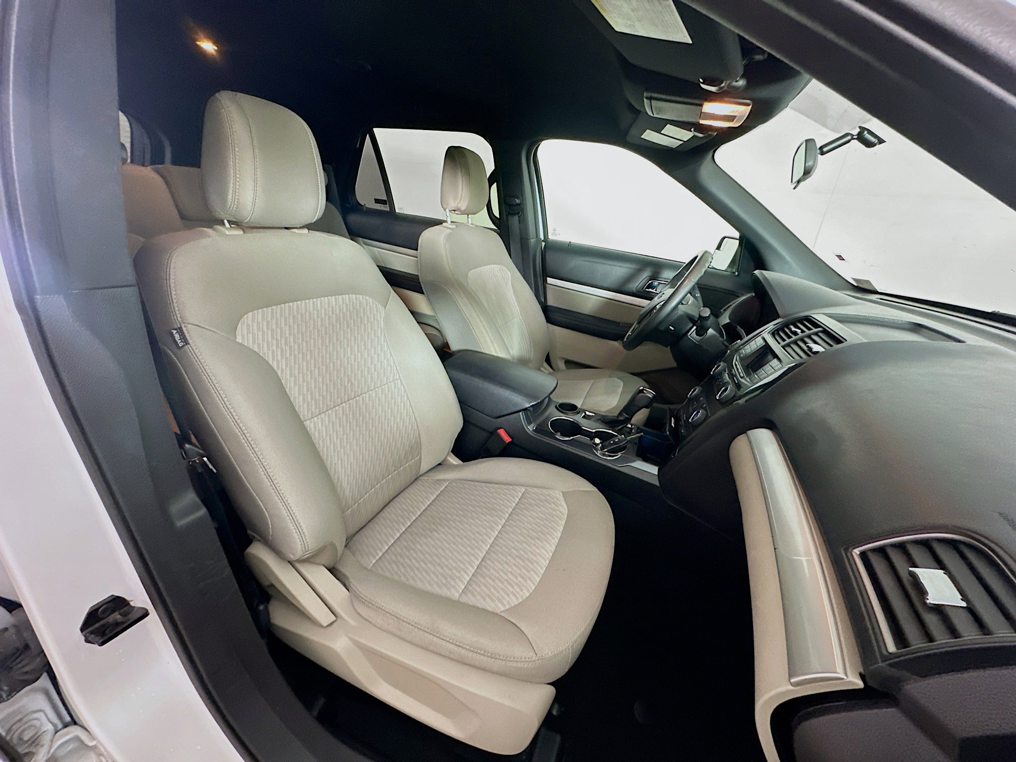 Used 2018 Ford Explorer FWD image 30