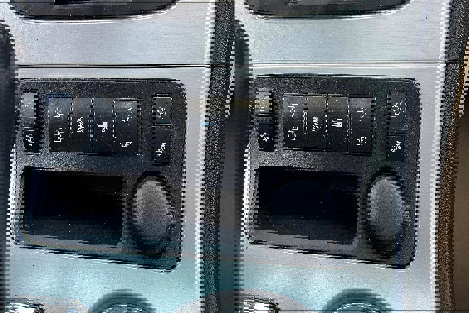 Used 2011 GMC Acadia SLT image 37