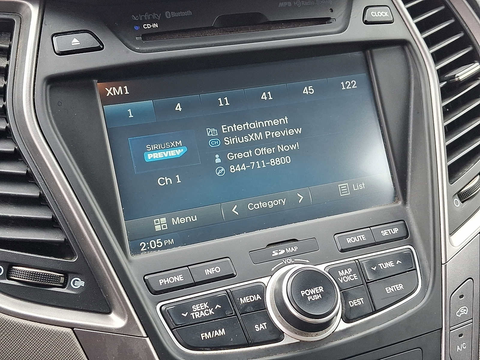 Used 2014 Hyundai Santa Fe Sport 2.0T w/ Navigation Package 06 AWD/4WD image 17