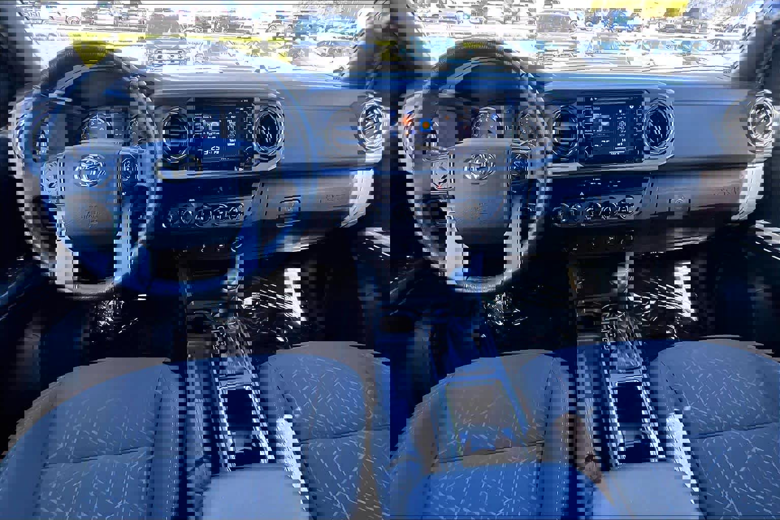 Used 2017 Toyota Tacoma TRD Sport w/ Tow Package (A/T) image 15