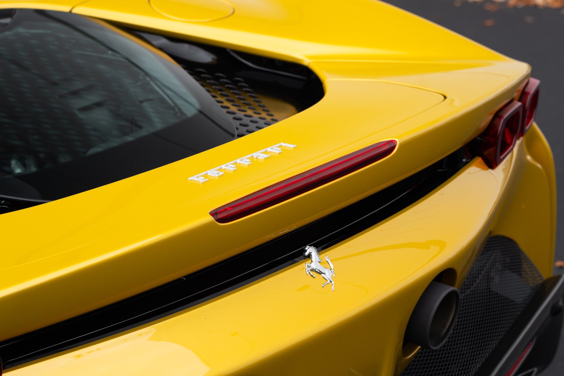 Used 2022 Ferrari SF90 Spider AWD/4WD image 43