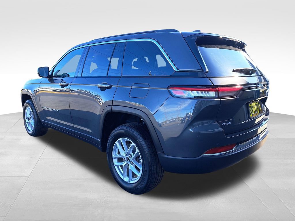 New 2026 Jeep Grand Cherokee Laredo image 3