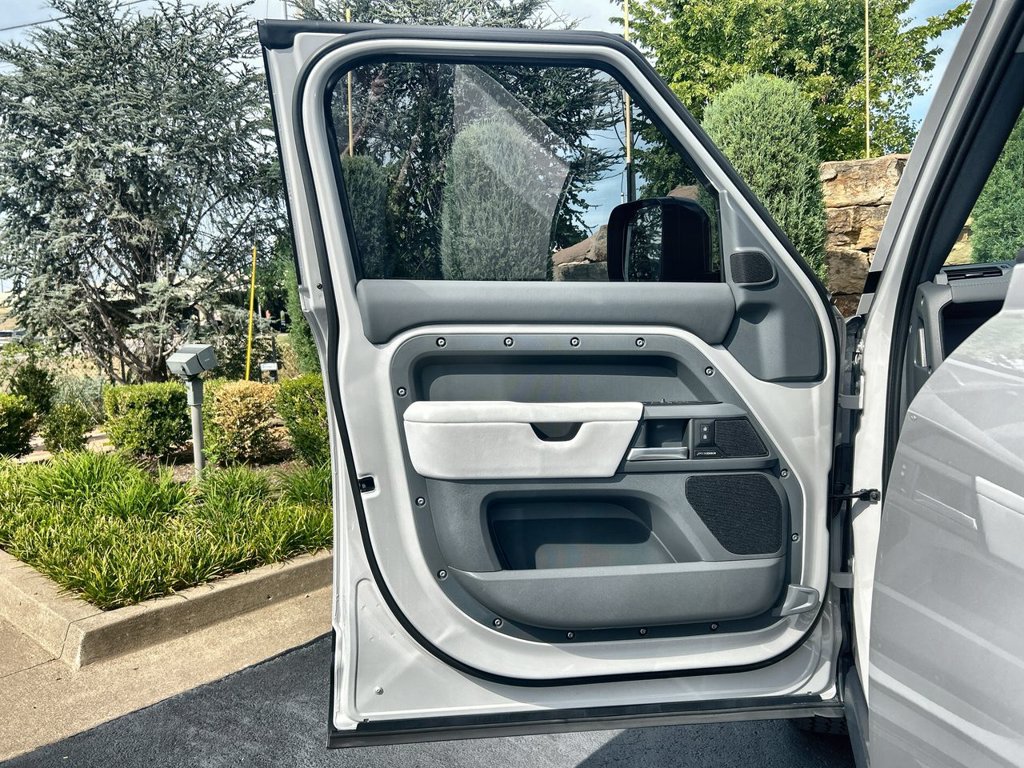 New 2026 Land Rover Defender 110 S AWD/4WD image 17