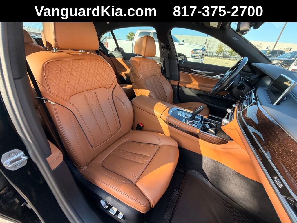 Used 2022 BMW 750i xDrive w/ M Sport Package AWD/4WD image 28