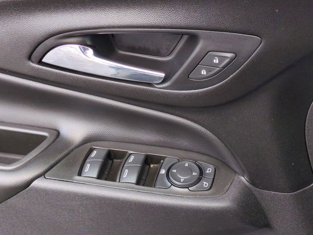 Used 2020 Chevrolet Equinox LT w/ Sport Edition image 24