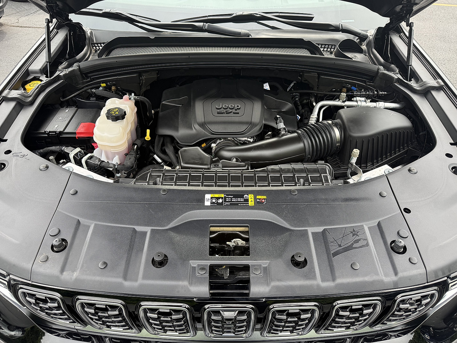 Used 2023 Jeep Grand Cherokee L Summit AWD/4WD image 9