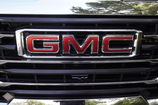 Used 2025 GMC Sierra 2500 SLT w/ SLT Premium Package AWD/4WD image 46