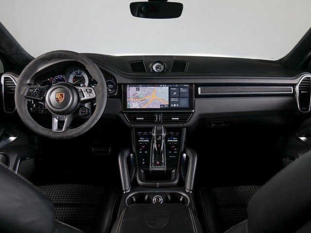 Used 2021 Porsche Cayenne Turbo S image 12
