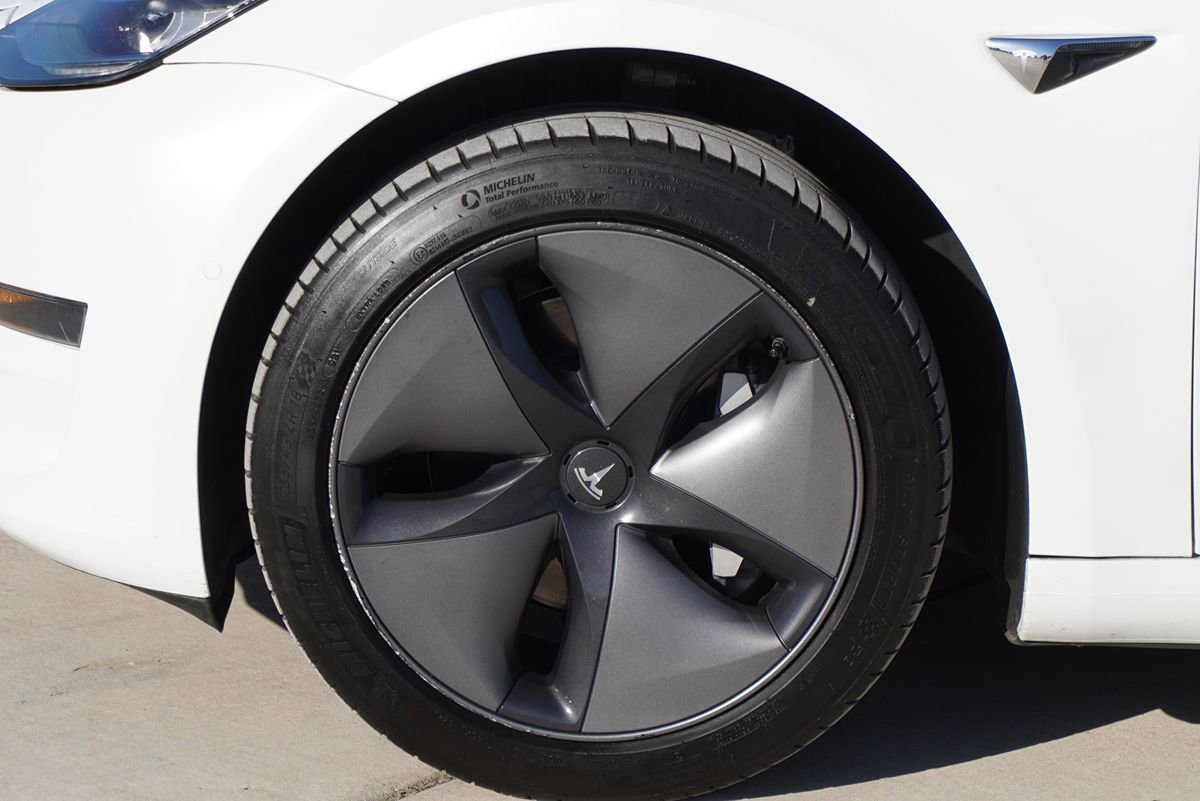 Used 2020 Tesla Model 3 Standard Range Plus RWD image 4