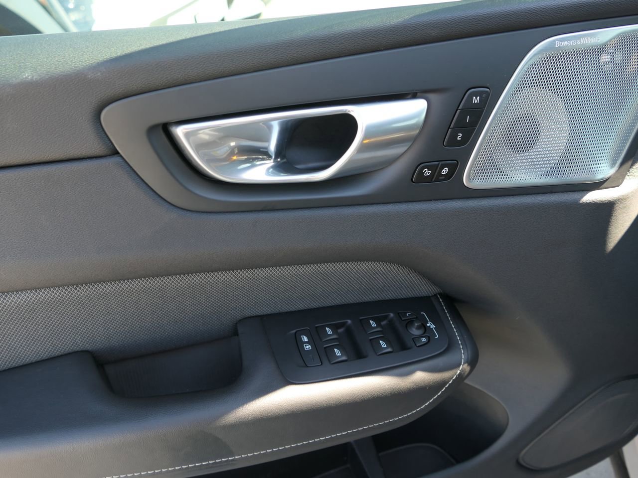Used 2024 Volvo XC60 T8 Polestar image 16