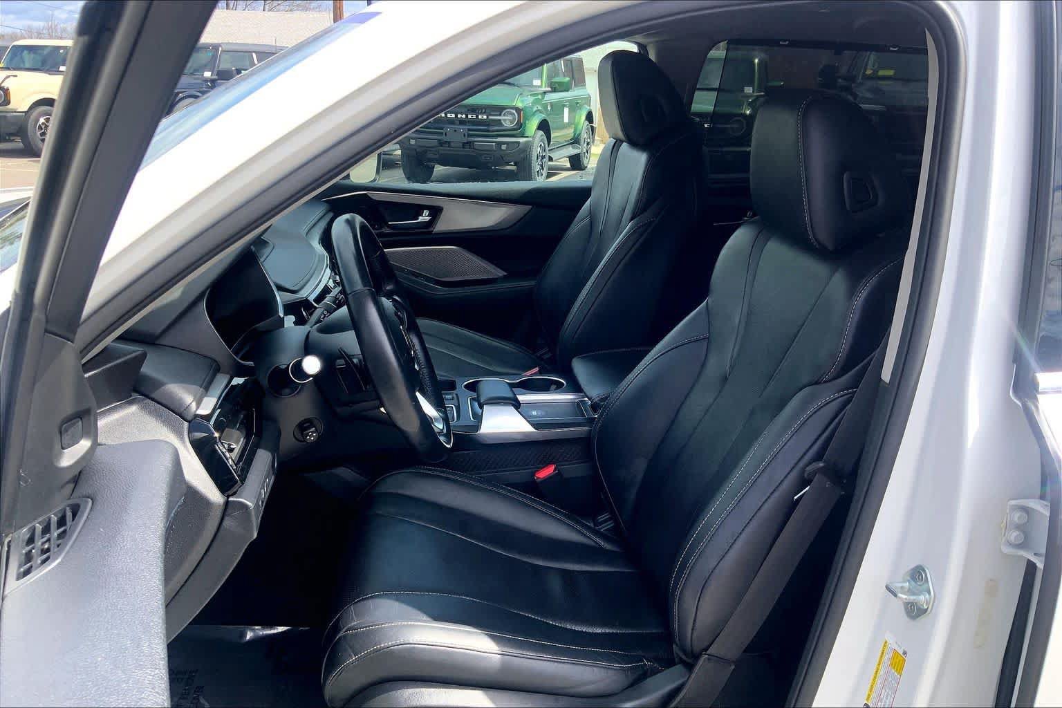 Used 2023 Acura MDX w/ Technology Package AWD/4WD image 16