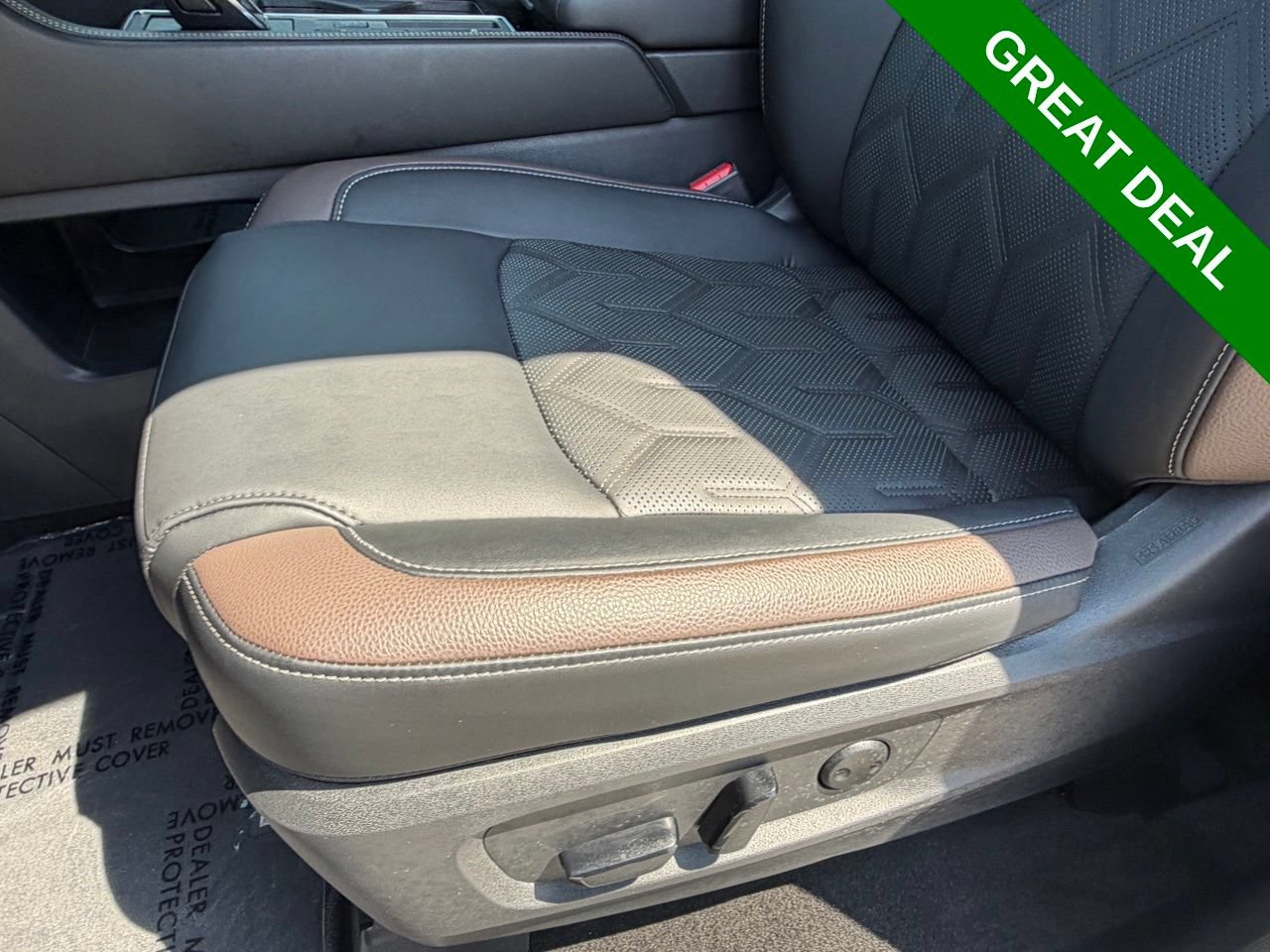 Used 2026 Nissan Pathfinder Platinum w/ Cargo Package FWD image 29