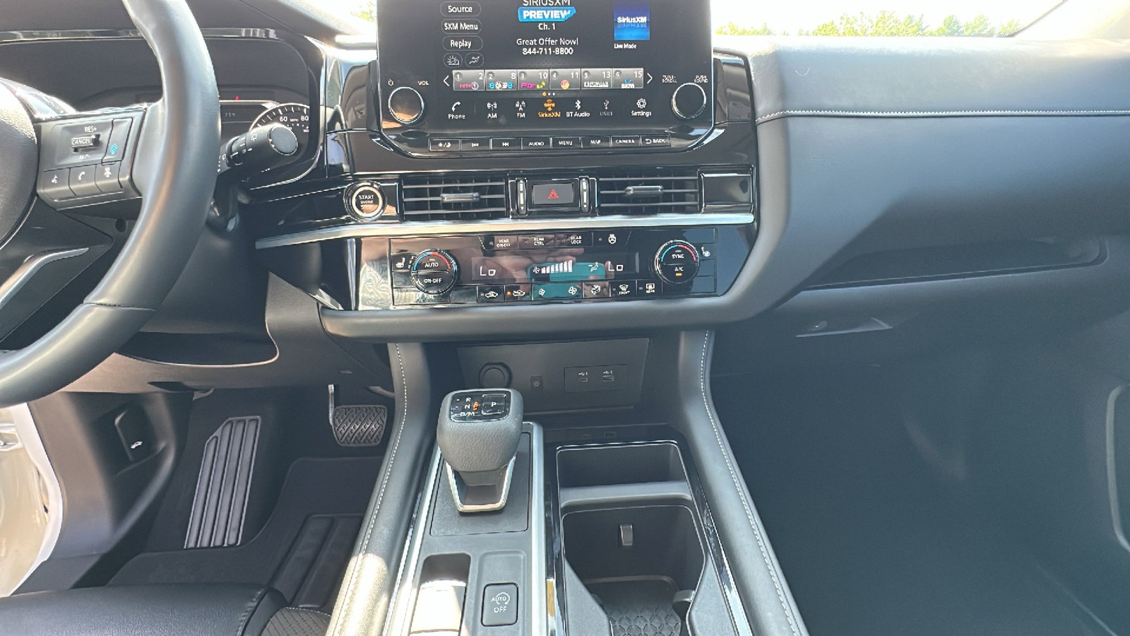 Certified 2024 Nissan Pathfinder SL w/ Black Appearance Package image 18