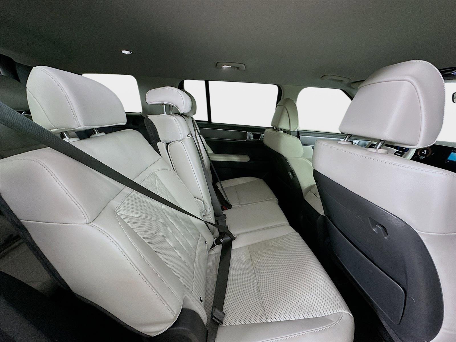 Used 2025 Hyundai Santa Fe SEL image 41