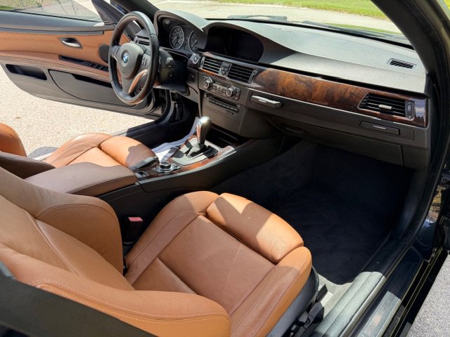 Used 2011 BMW 335i Convertible image 15