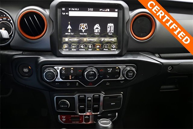 Used 2023 Jeep Gladiator Mojave w/ Cold Weather Group image 19