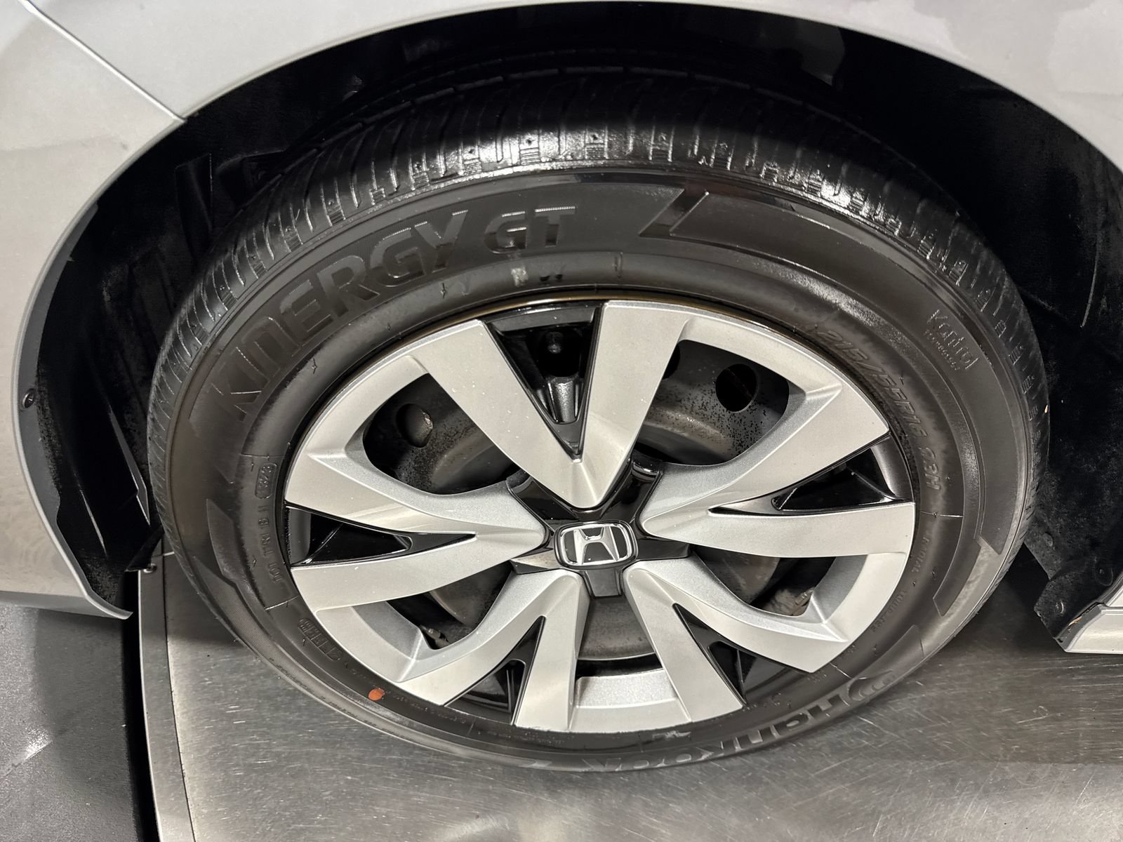 Used 2023 Honda Civic LX image 2