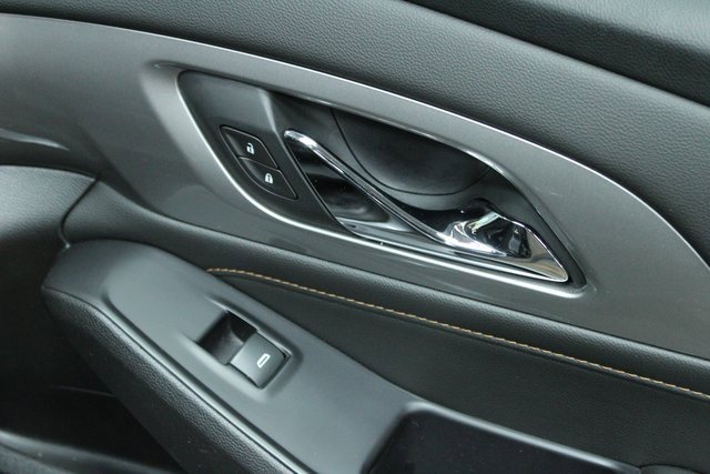 Used 2019 Chevrolet Traverse LT image 12