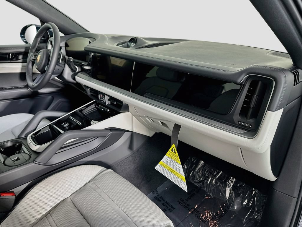 New 2026 Porsche Cayenne Coupe AWD/4WD image 30