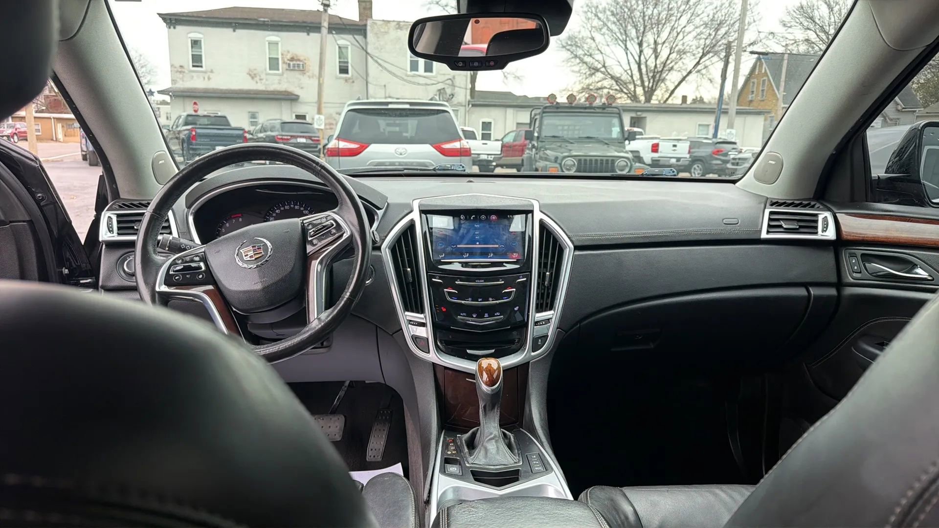 Used 2016 Cadillac SRX Luxury w/ Driver Awareness Package image 12