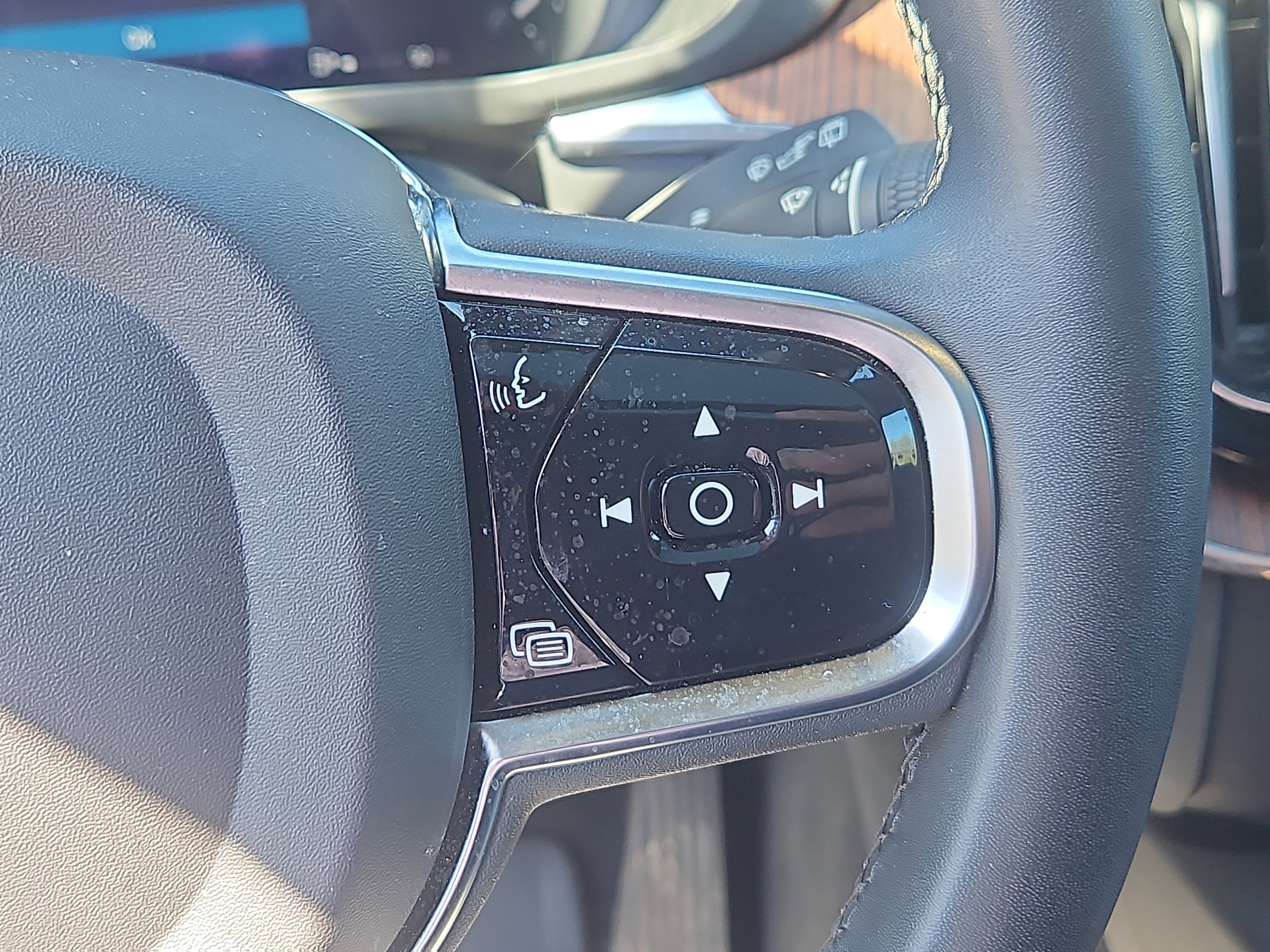 Certified 2023 Volvo XC60 B5 Plus w/ Climate Package AWD/4WD image 19