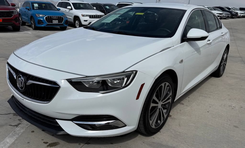 Used 2018 Buick Regal Preferred FWD image 2