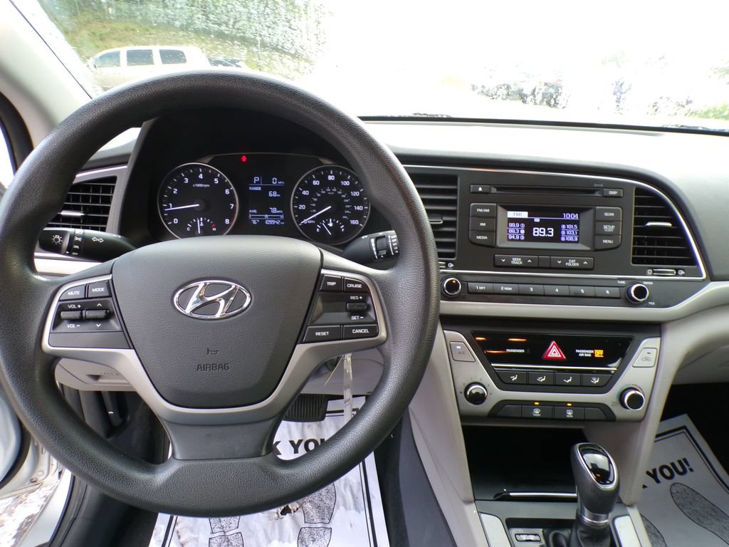 Used 2017 Hyundai Elantra SE FWD image 10
